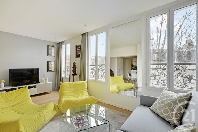 Appartement F1 à vendre - 1 pièce - 35.0 m2 - PARIS - 75018 - ILE-DE-FRANCE - Century 21 Les Abbesses