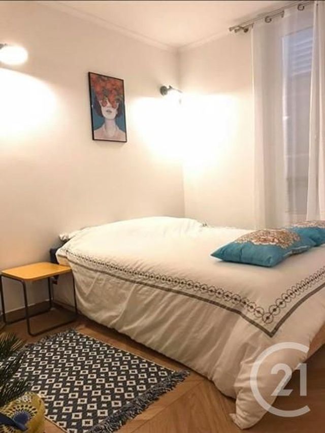 Afficher la photo en grand Appartement F2 à vendre - 2 pièces - 43.0 m2 - PARIS - 75017 - ILE-DE-FRANCE - Century 21 Les Abbesses