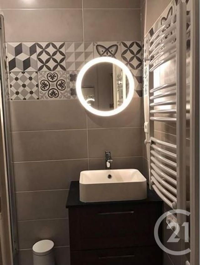 Afficher la photo en grand Appartement F2 à vendre - 2 pièces - 43.0 m2 - PARIS - 75017 - ILE-DE-FRANCE - Century 21 Les Abbesses