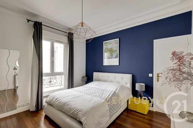Afficher la photo en grand Appartement F2 à vendre - 2 pièces - 41.72 m2 - PARIS - 75018 - ILE-DE-FRANCE - Century 21 Les Abbesses