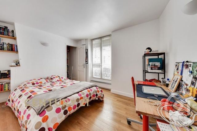 Afficher la photo en grand Appartement F5 à vendre - 4 pièces - 84.57 m2 - PARIS - 75018 - ILE-DE-FRANCE - Century 21 Les Abbesses