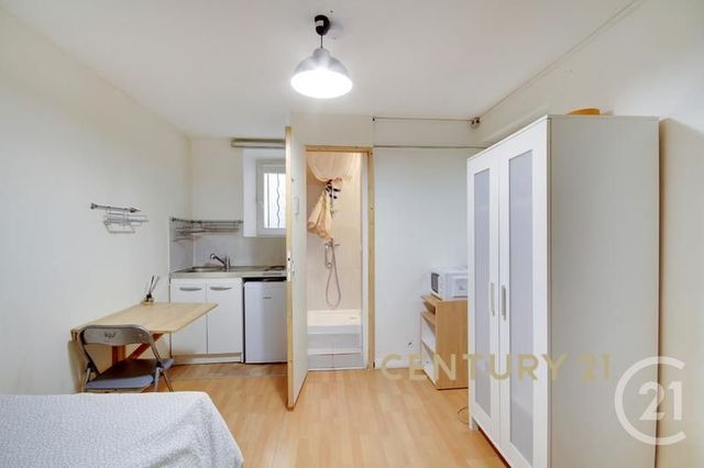 Afficher la photo en grand Appartement F1 à vendre - 1 pièce - 14.0 m2 - PARIS - 75018 - ILE-DE-FRANCE - Century 21 Les Abbesses