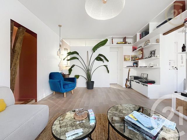 Appartement F4 à vendre - 3 pièces - 63.0 m2 - PARIS - 75018 - ILE-DE-FRANCE - Century 21 Les Abbesses