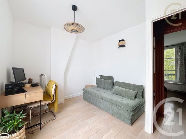 Appartement F4 à vendre - 3 pièces - 63.0 m2 - PARIS - 75018 - ILE-DE-FRANCE - Century 21 Les Abbesses