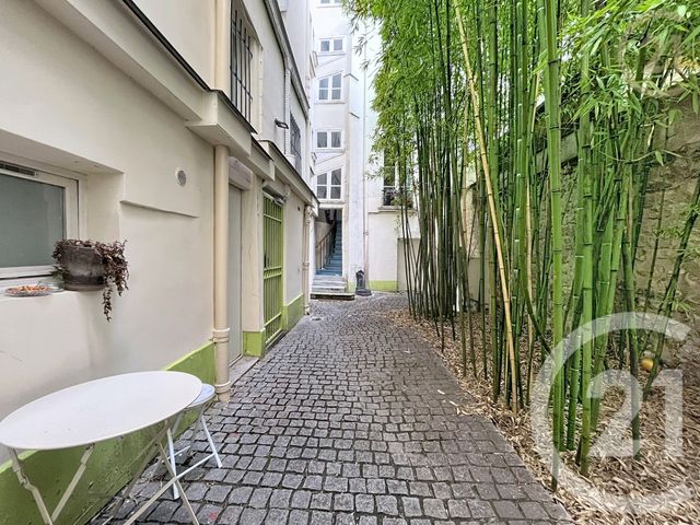 Appartement F4 à vendre - 3 pièces - 63.0 m2 - PARIS - 75018 - ILE-DE-FRANCE - Century 21 Les Abbesses