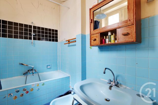 Appartement F4 à vendre - 4 pièces - 98.0 m2 - PARIS - 75018 - ILE-DE-FRANCE - Century 21 Les Abbesses