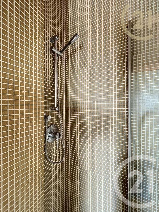 Appartement F1 à vendre - 1 pièce - 10.0 m2 - PARIS - 75018 - ILE-DE-FRANCE - Century 21 Les Abbesses