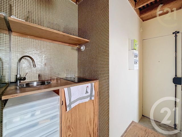 Appartement F1 à vendre - 1 pièce - 10.0 m2 - PARIS - 75018 - ILE-DE-FRANCE - Century 21 Les Abbesses