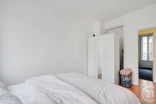Appartement F2 à vendre - 3 pièces - 52.78 m2 - PARIS - 75018 - ILE-DE-FRANCE - Century 21 Les Abbesses