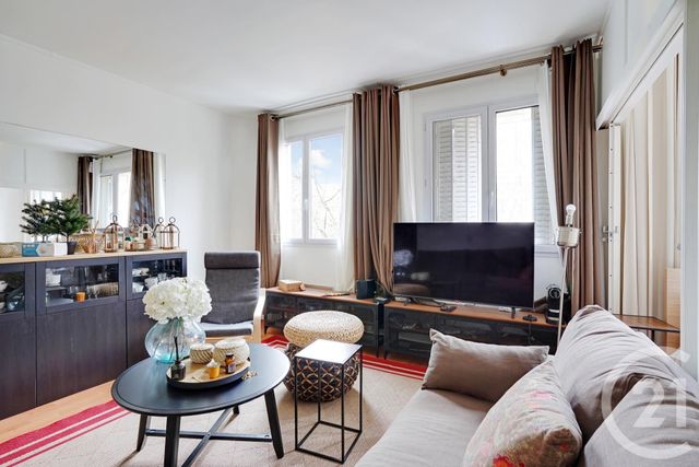 Appartement F2 à vendre - 3 pièces - 52.78 m2 - PARIS - 75018 - ILE-DE-FRANCE - Century 21 Les Abbesses