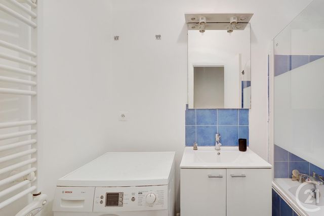 Appartement F2 à vendre - 3 pièces - 52.78 m2 - PARIS - 75018 - ILE-DE-FRANCE - Century 21 Les Abbesses