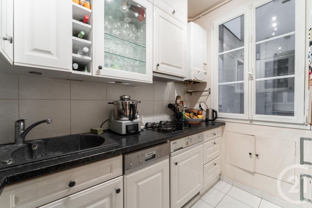 Appartement à vendre - 3 pièces - 60.0 m2 - PARIS - 75018 - ILE-DE-FRANCE - Century 21 Les Abbesses