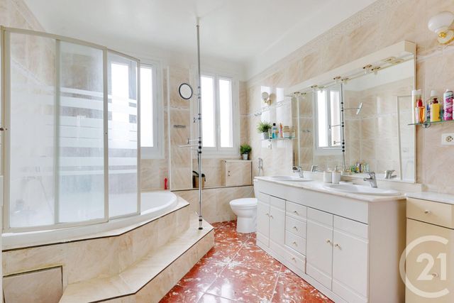 Afficher la photo en grand maison à vendre - 9 pièces - 220.09 m2 - BAGNOLET - 93 - ILE-DE-FRANCE - Century 21 Les Abbesses