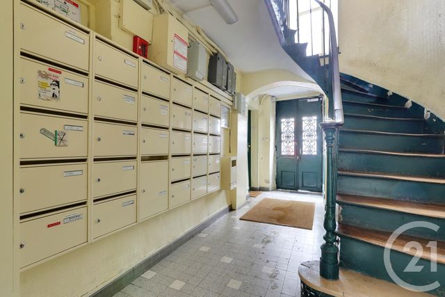 Appartement F1 à vendre - 1 pièce - 24.0 m2 - PARIS - 75018 - ILE-DE-FRANCE - Century 21 Les Abbesses