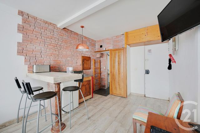 Afficher la photo en grand Appartement F1 à vendre - 1 pièce - 24.0 m2 - PARIS - 75018 - ILE-DE-FRANCE - Century 21 Les Abbesses