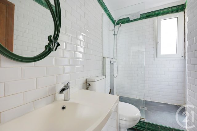 Afficher la photo en grand Appartement F1 à vendre - 1 pièce - 24.0 m2 - PARIS - 75018 - ILE-DE-FRANCE - Century 21 Les Abbesses