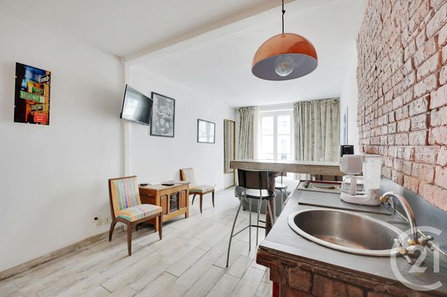 Afficher la photo en grand Appartement F1 à vendre - 1 pièce - 24.0 m2 - PARIS - 75018 - ILE-DE-FRANCE - Century 21 Les Abbesses