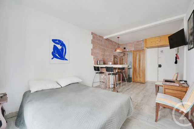 Afficher la photo en grand Appartement F1 à vendre - 1 pièce - 24.0 m2 - PARIS - 75018 - ILE-DE-FRANCE - Century 21 Les Abbesses