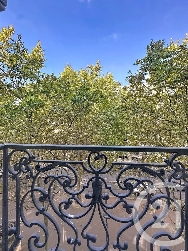 Appartement F3 à vendre - 4 pièces - 80.0 m2 - PARIS - 75018 - ILE-DE-FRANCE - Century 21 Les Abbesses