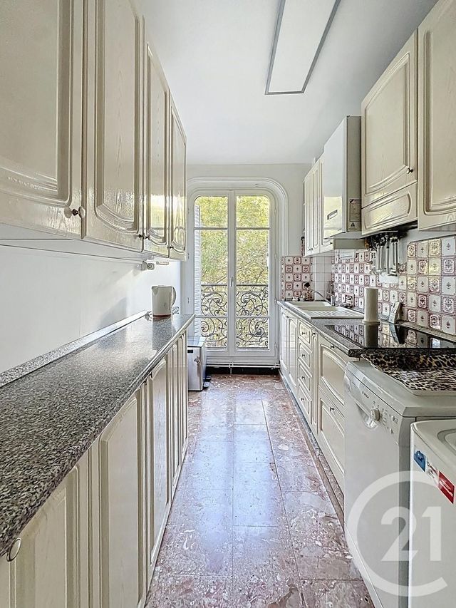 Appartement F3 à vendre - 4 pièces - 80.0 m2 - PARIS - 75018 - ILE-DE-FRANCE - Century 21 Les Abbesses