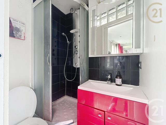 Afficher la photo en grand Appartement F1 à vendre - 1 pièce - 23.16 m2 - PARIS - 75018 - ILE-DE-FRANCE - Century 21 Les Abbesses