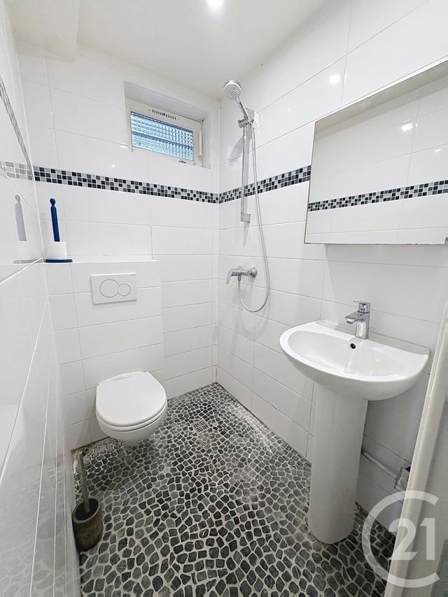 Afficher la photo en grand Appartement F1 à vendre - 1 pièce - 23.02 m2 - PARIS - 75018 - ILE-DE-FRANCE - Century 21 Les Abbesses