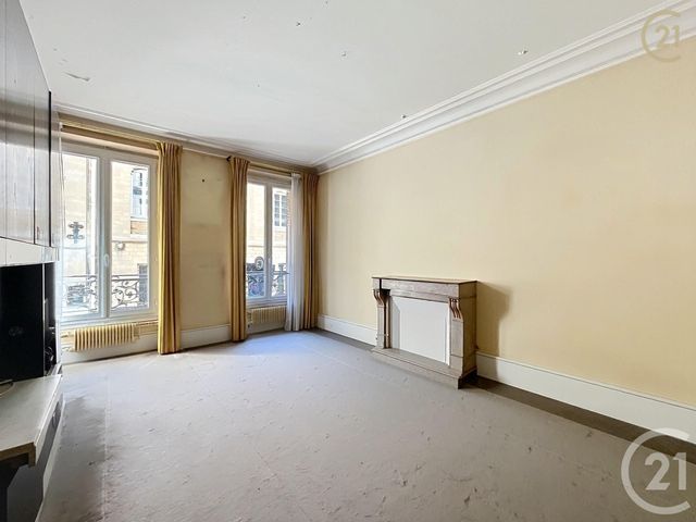Appartement F3 à vendre - 3 pièces - 54.0 m2 - PARIS - 75018 - ILE-DE-FRANCE - Century 21 Les Abbesses