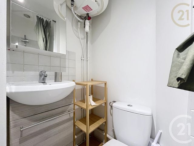 Afficher la photo en grand Appartement F1 à vendre - 1 pièce - 14.0 m2 - PARIS - 75018 - ILE-DE-FRANCE - Century 21 Les Abbesses