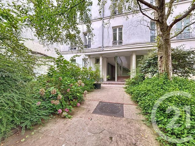 Afficher la photo en grand Appartement F2 à vendre - 2 pièces - 21.0 m2 - PARIS - 75018 - ILE-DE-FRANCE - Century 21 Les Abbesses