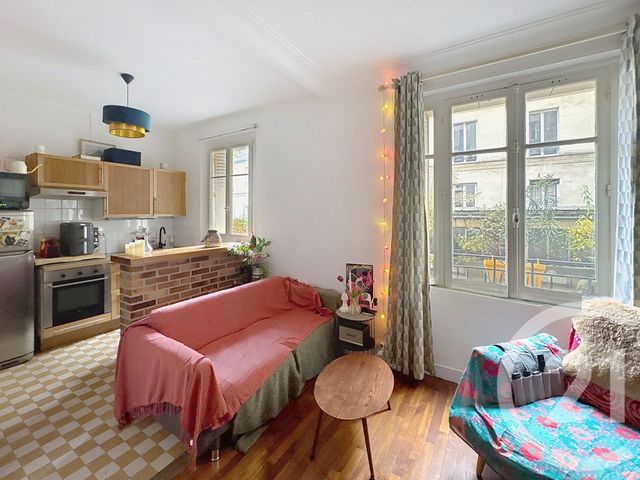 Afficher la photo en grand Appartement F2 à vendre - 2 pièces - 35.0 m2 - PARIS - 75018 - ILE-DE-FRANCE - Century 21 Les Abbesses