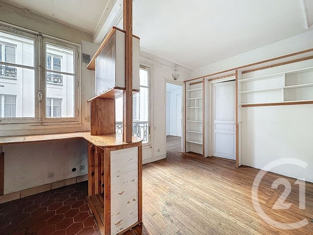 Appartement F5 à vendre - 5 pièces - 91.0 m2 - PARIS - 75018 - ILE-DE-FRANCE - Century 21 Les Abbesses