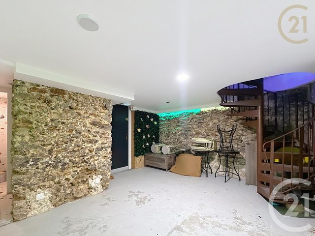 Appartement à louer - 2 pièces - 50.0 m2 - PARIS - 75009 - ILE-DE-FRANCE - Century 21 Les Abbesses