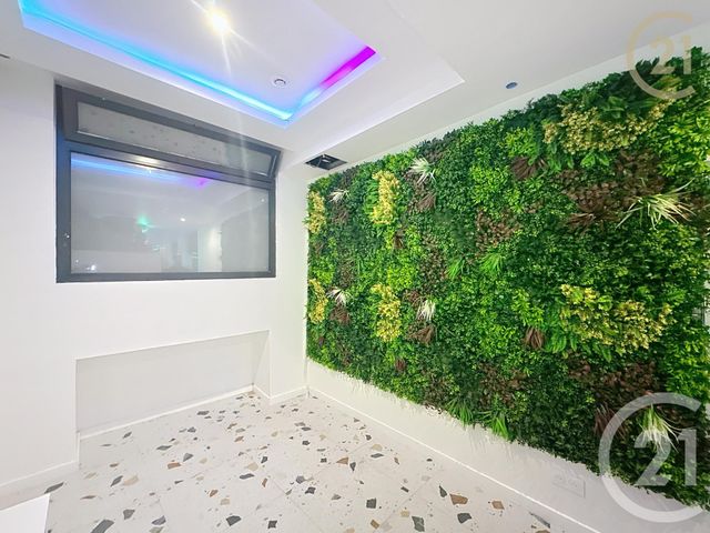 Appartement à louer - 2 pièces - 50.0 m2 - PARIS - 75009 - ILE-DE-FRANCE - Century 21 Les Abbesses