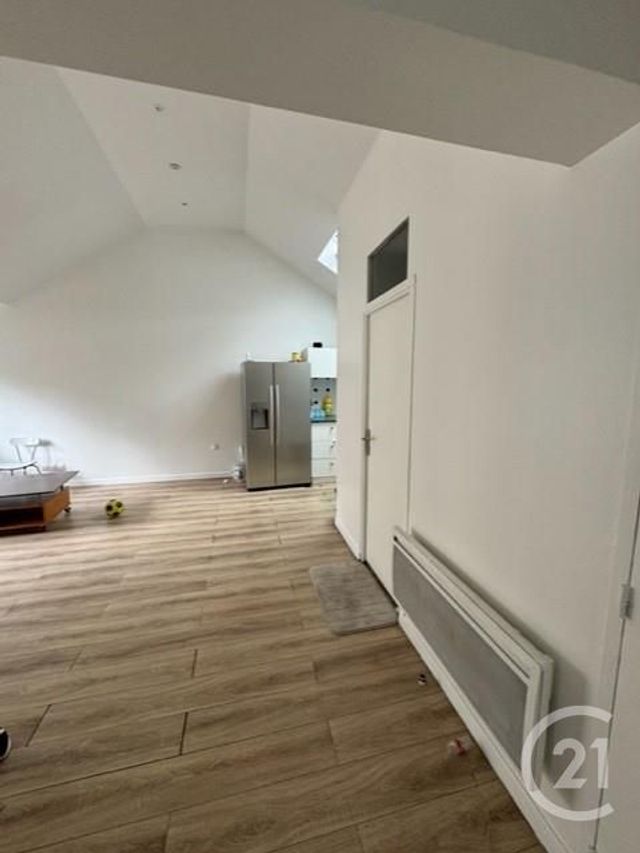 Appartement F3 à vendre - 3 pièces - 61.9 m2 - AUBERVILLIERS - 93 - ILE-DE-FRANCE - Century 21 Les Abbesses