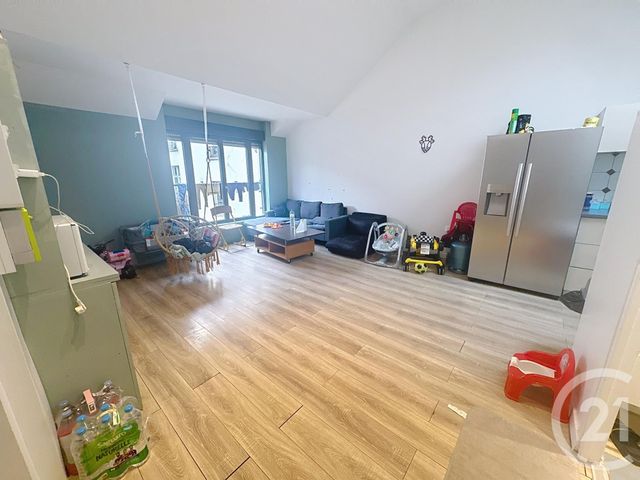 Appartement F3 à vendre - 3 pièces - 61.9 m2 - AUBERVILLIERS - 93 - ILE-DE-FRANCE - Century 21 Les Abbesses