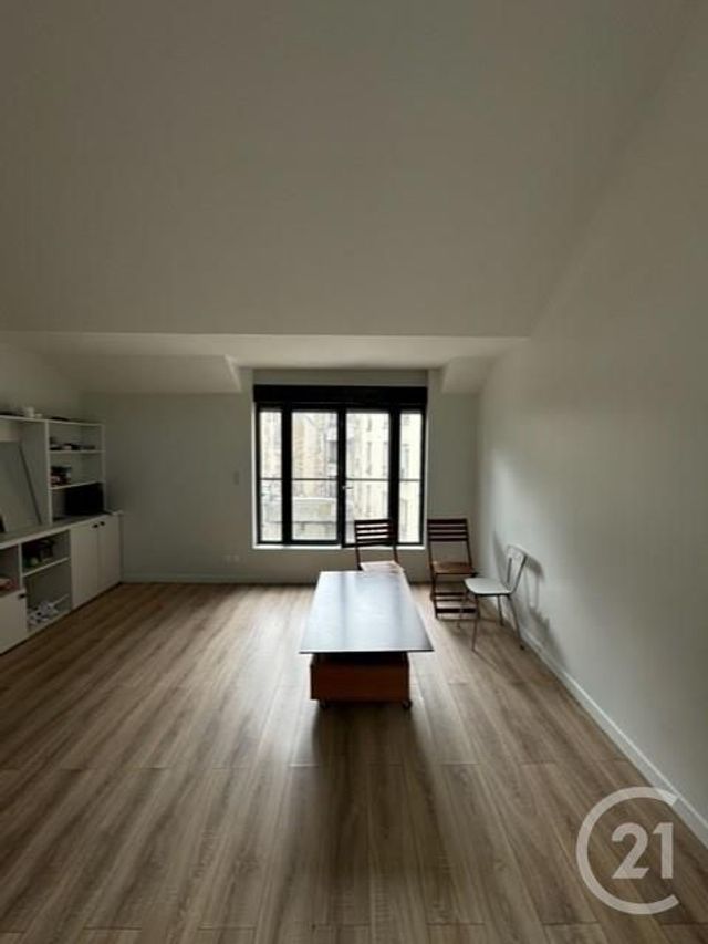 Appartement F3 à vendre - 3 pièces - 61.9 m2 - AUBERVILLIERS - 93 - ILE-DE-FRANCE - Century 21 Les Abbesses