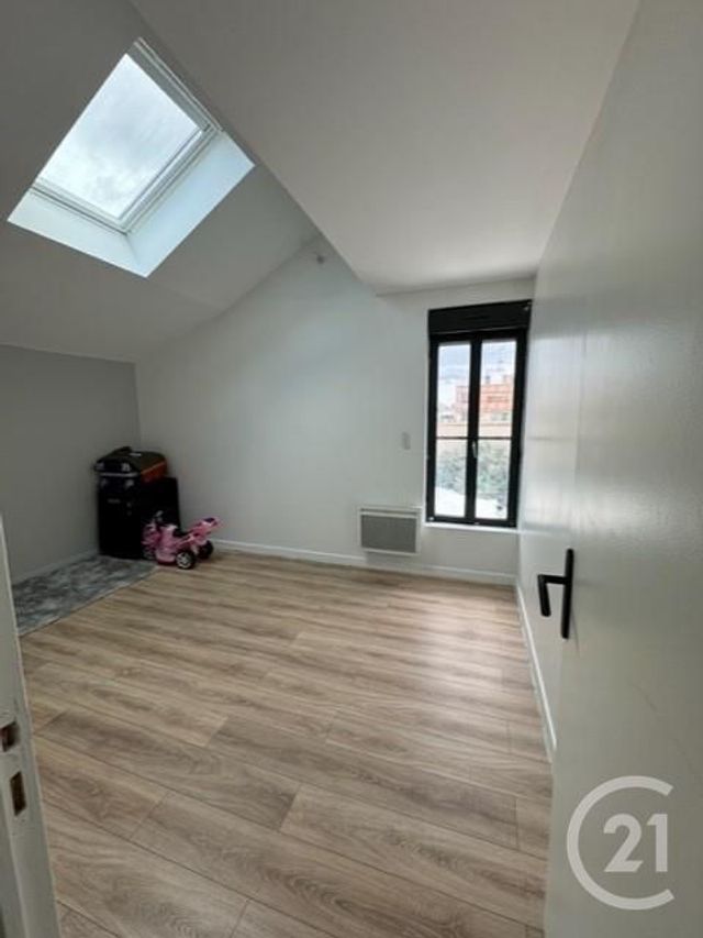 Appartement F3 à vendre - 3 pièces - 61.9 m2 - AUBERVILLIERS - 93 - ILE-DE-FRANCE - Century 21 Les Abbesses