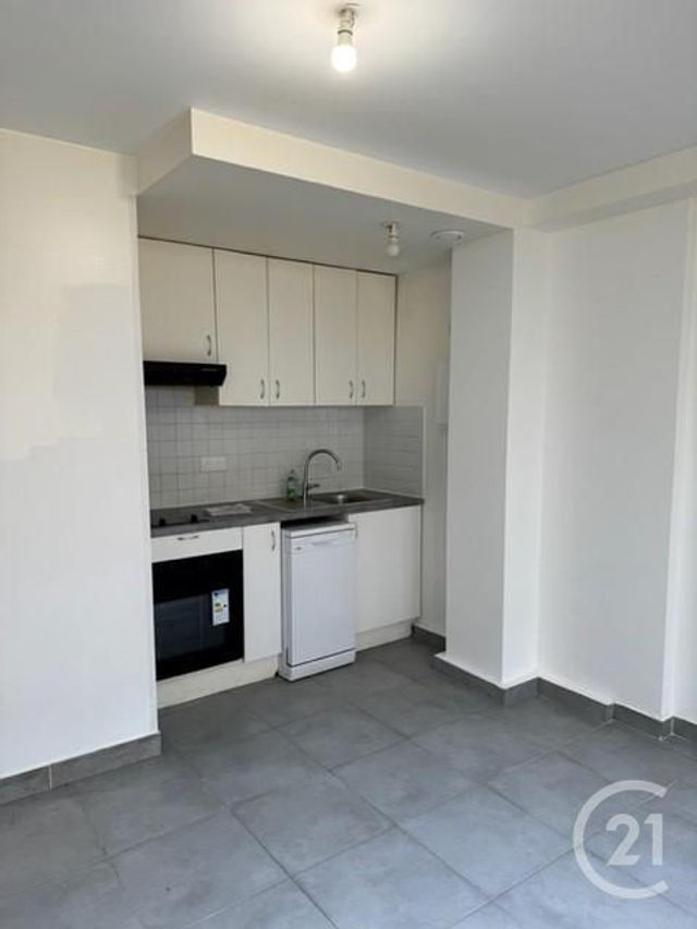 Appartement F4 à vendre - 4 pièces - 74.0 m2 - AUBERVILLIERS - 93 - ILE-DE-FRANCE - Century 21 Les Abbesses