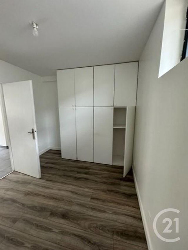 Appartement F4 à vendre - 4 pièces - 74.0 m2 - AUBERVILLIERS - 93 - ILE-DE-FRANCE - Century 21 Les Abbesses