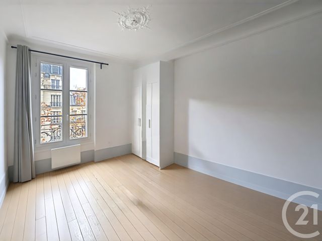 Appartement F3 à vendre - 3 pièces - 51.0 m2 - PARIS - 75018 - ILE-DE-FRANCE - Century 21 Les Abbesses