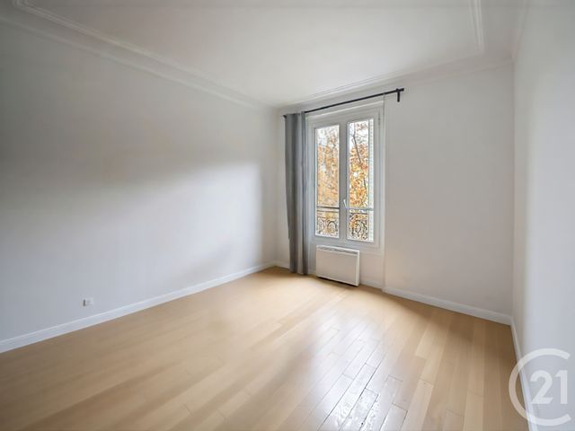 Appartement F3 à vendre - 3 pièces - 51.0 m2 - PARIS - 75018 - ILE-DE-FRANCE - Century 21 Les Abbesses