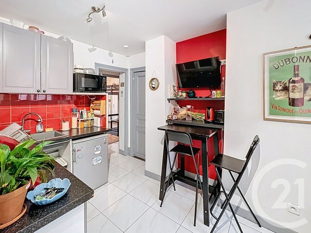 Appartement F3 à vendre - 3 pièces - 51.0 m2 - PARIS - 75018 - ILE-DE-FRANCE - Century 21 Les Abbesses