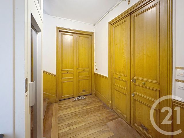 Appartement F3 à vendre - 3 pièces - 51.0 m2 - PARIS - 75018 - ILE-DE-FRANCE - Century 21 Les Abbesses