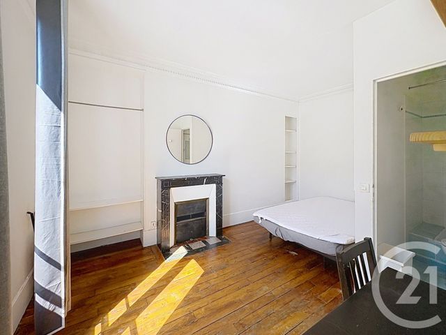 Appartement F2 à vendre - 2 pièces - 25.0 m2 - PARIS - 75018 - ILE-DE-FRANCE - Century 21 Les Abbesses