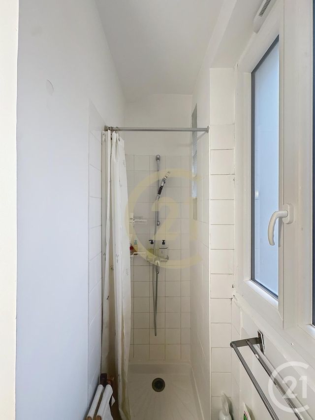 Appartement F2 à vendre - 2 pièces - 34.13 m2 - PARIS - 75018 - ILE-DE-FRANCE - Century 21 Les Abbesses