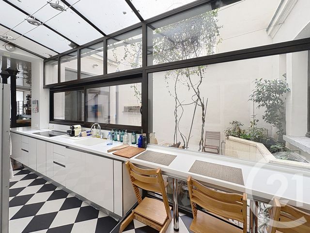 Appartement Loft à vendre - 6 pièces - 155.0 m2 - PARIS - 75018 - ILE-DE-FRANCE - Century 21 Les Abbesses