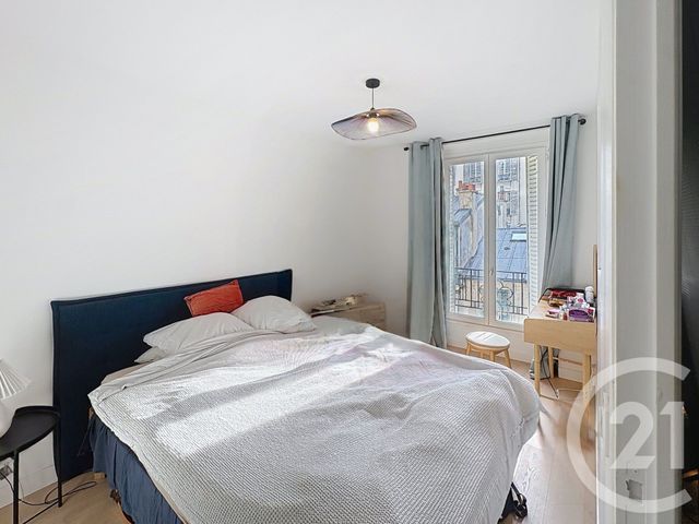 Appartement F2 à vendre - 2 pièces - 43.0 m2 - PARIS - 75018 - ILE-DE-FRANCE - Century 21 Les Abbesses