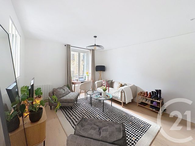 Appartement F2 à vendre - 2 pièces - 43.0 m2 - PARIS - 75018 - ILE-DE-FRANCE - Century 21 Les Abbesses