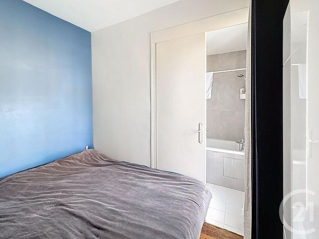 Appartement F2 à vendre - 2 pièces - 30.0 m2 - PARIS - 75018 - ILE-DE-FRANCE - Century 21 Les Abbesses