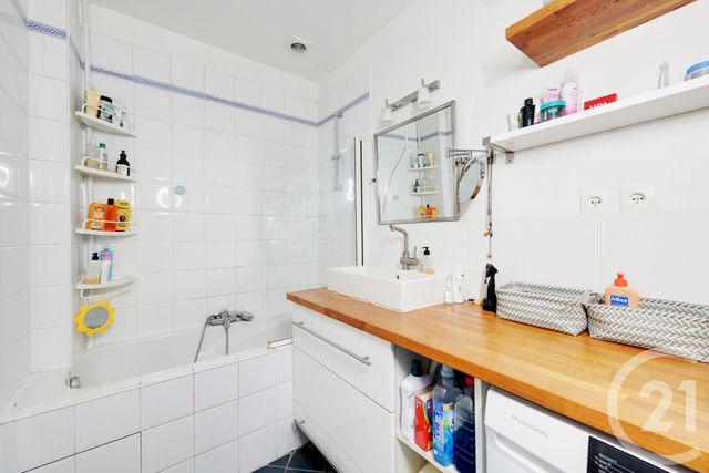 Appartement F4 à vendre - 4 pièces - 102.0 m2 - PARIS - 75018 - ILE-DE-FRANCE - Century 21 Les Abbesses